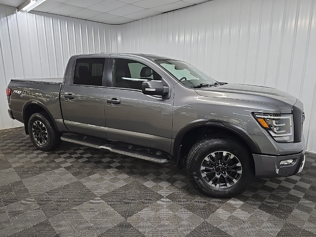 Nissan Titan PRO-4X Crew Cab 4WD