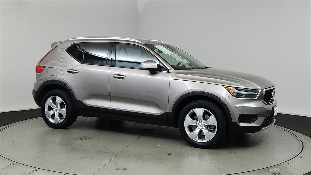 Volvo XC40 T4 Momentum FWD