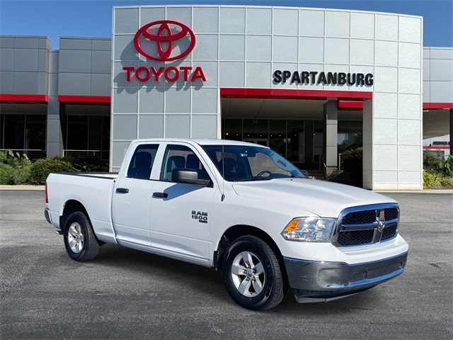RAM 1500 Classic SLT Quad Cab RWD