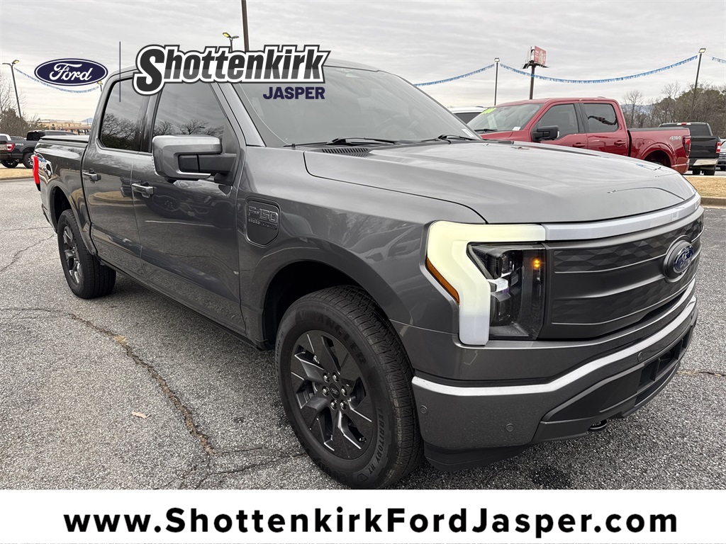 Ford F-150 Lightning Lariat SuperCrew AWD