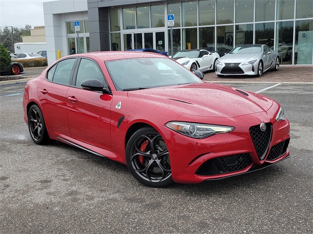 Alfa Romeo Giulia Quadrifoglio RWD