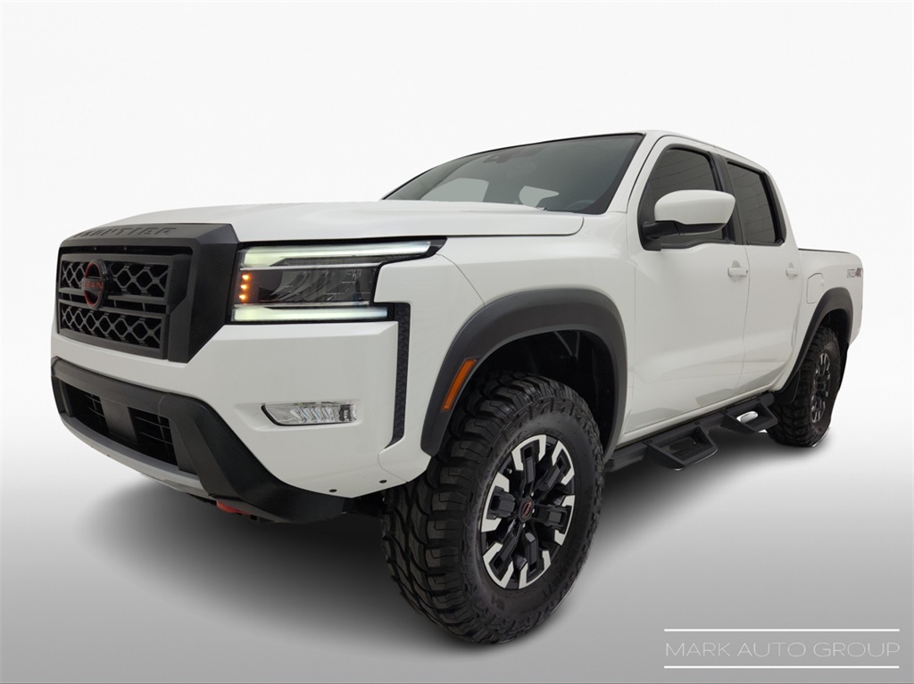 Nissan Frontier PRO-4X Crew Cab 4WD