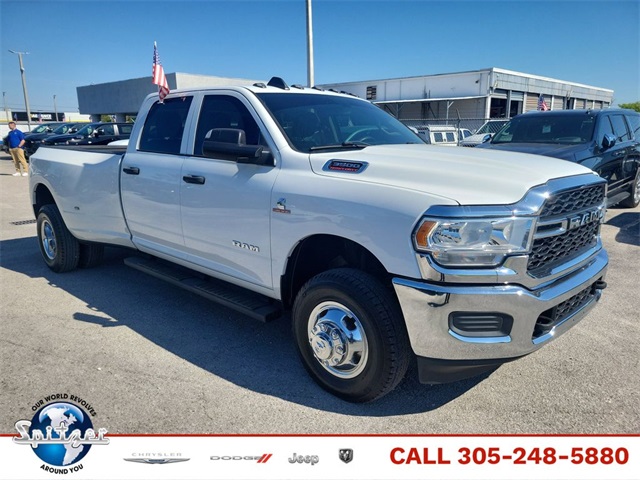 RAM 3500 Tradesman Crew Cab LB DRW 4WD