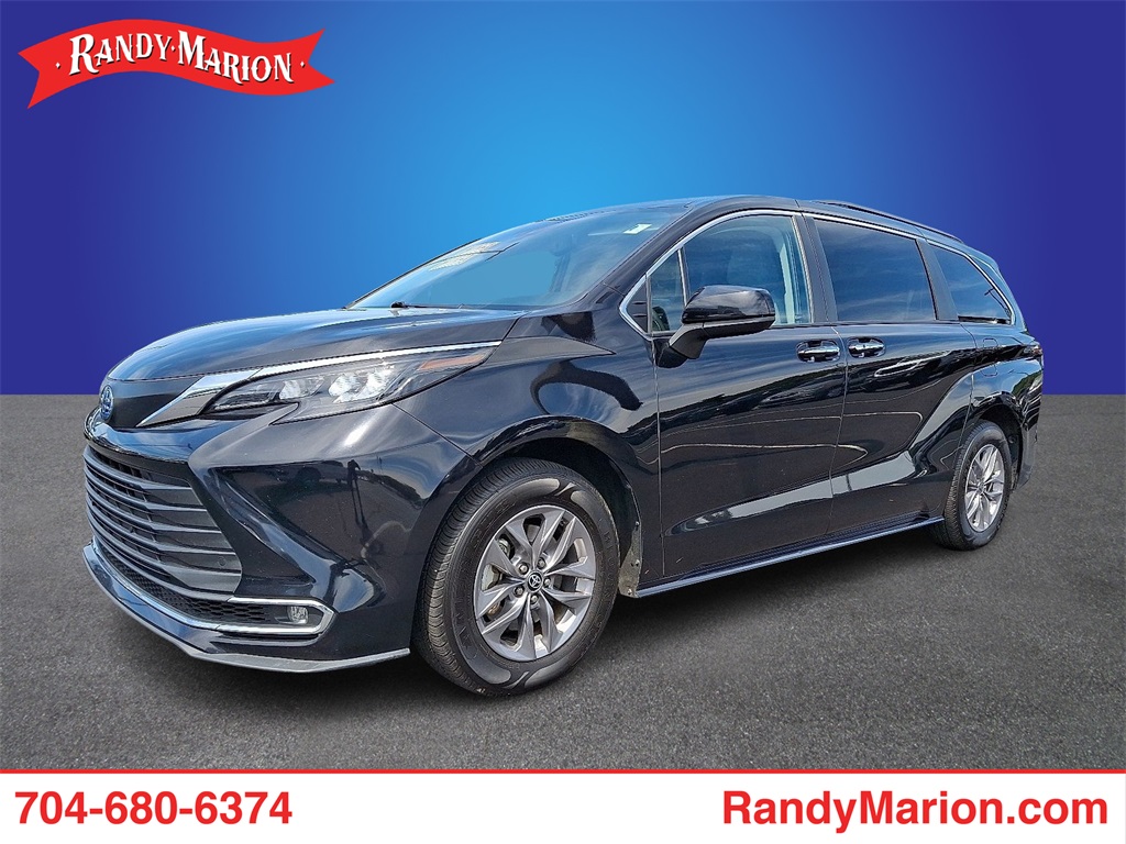 Toyota Sienna XLE 7-Passenger FWD