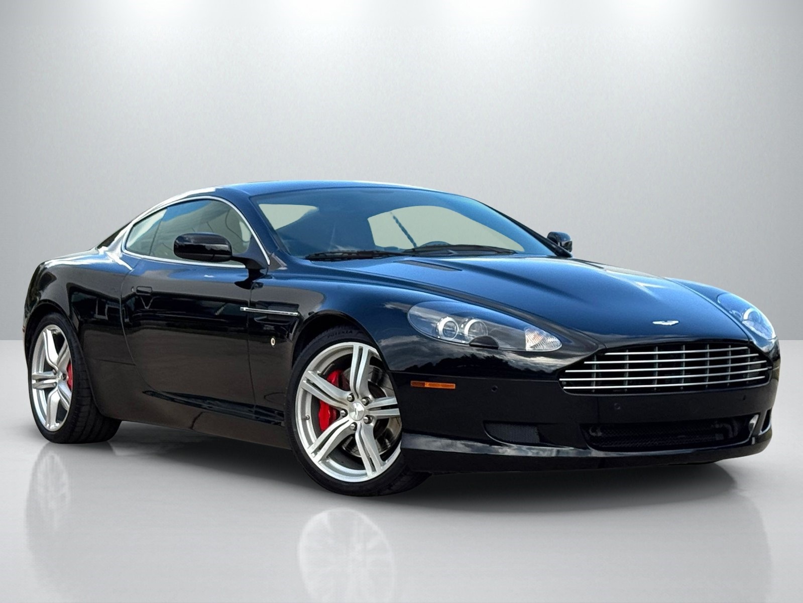 Aston Martin DB9 Coupe RWD