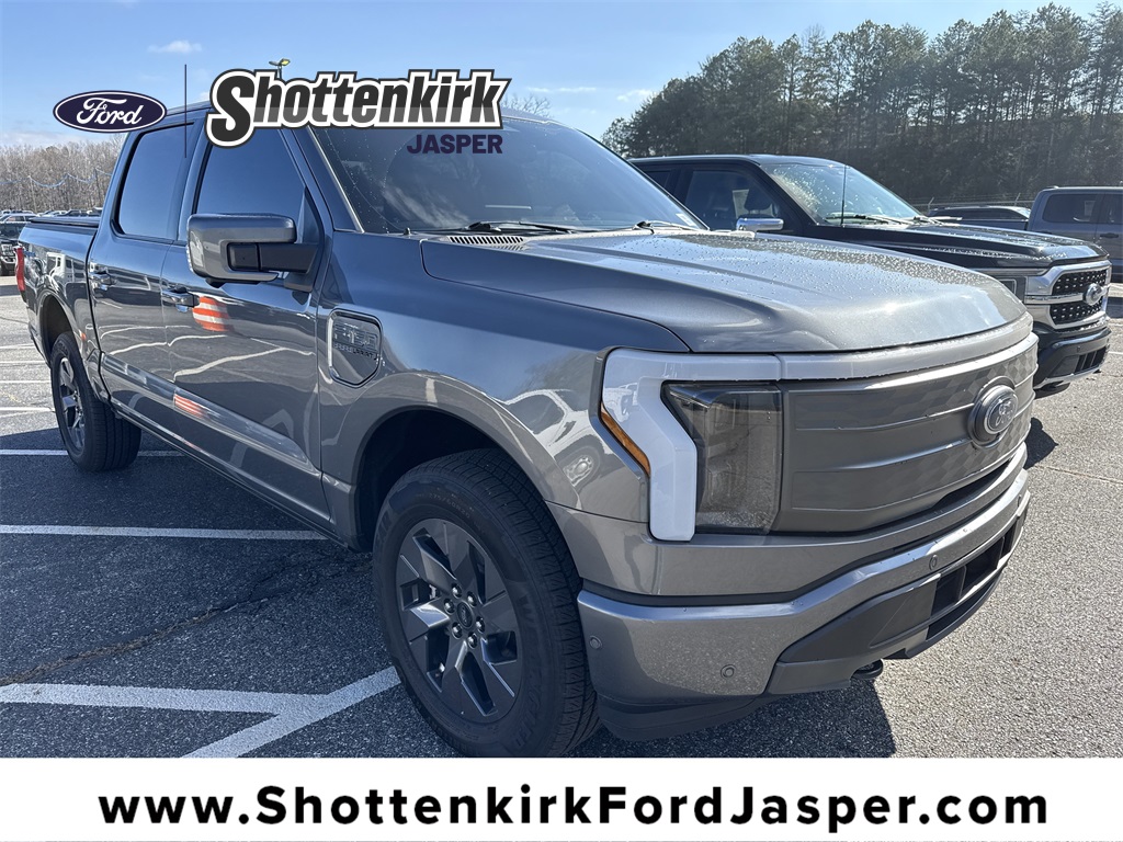Ford F-150 Lightning Lariat SuperCrew AWD