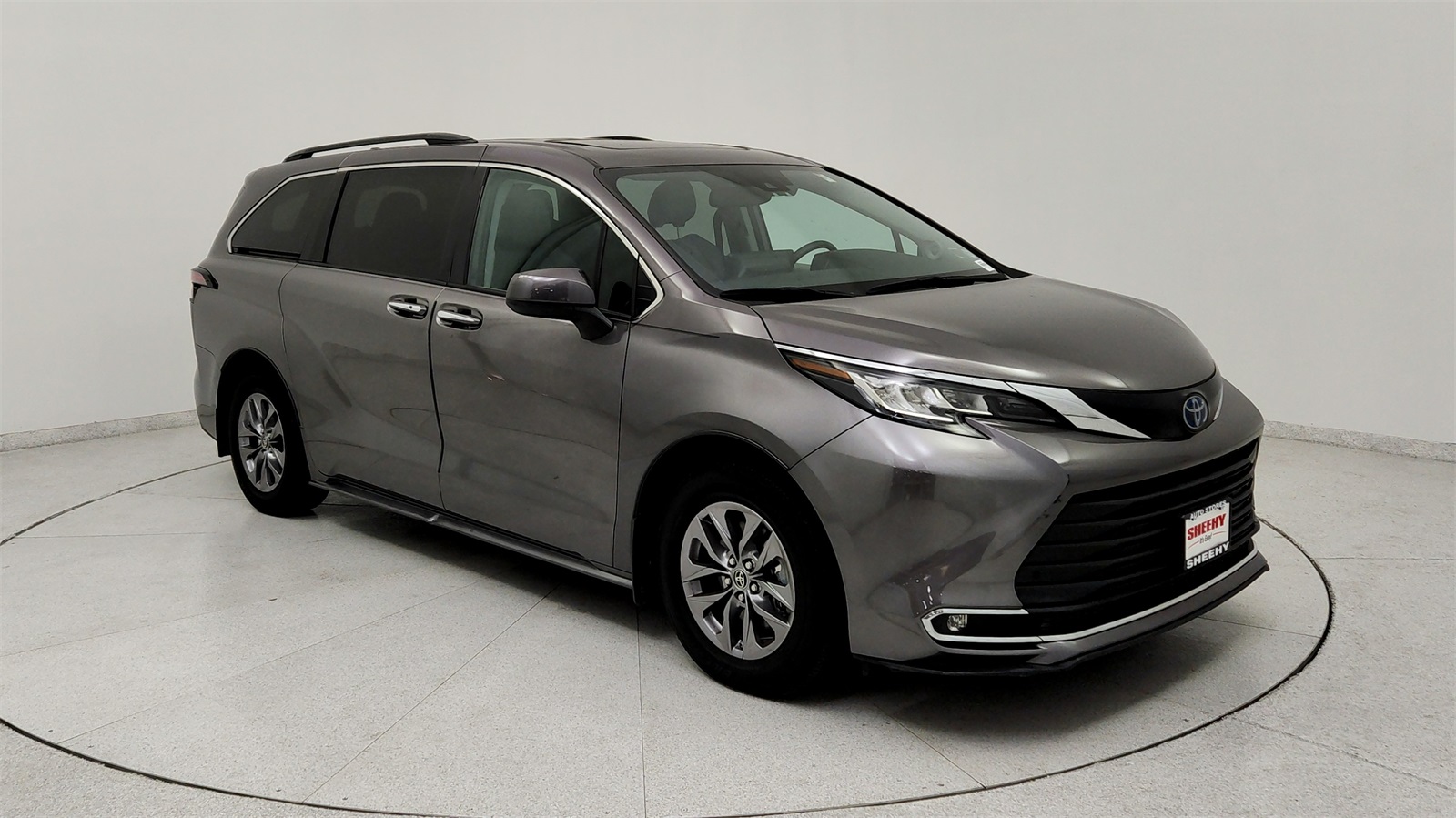 Toyota Sienna XLE 7-Passenger AWD