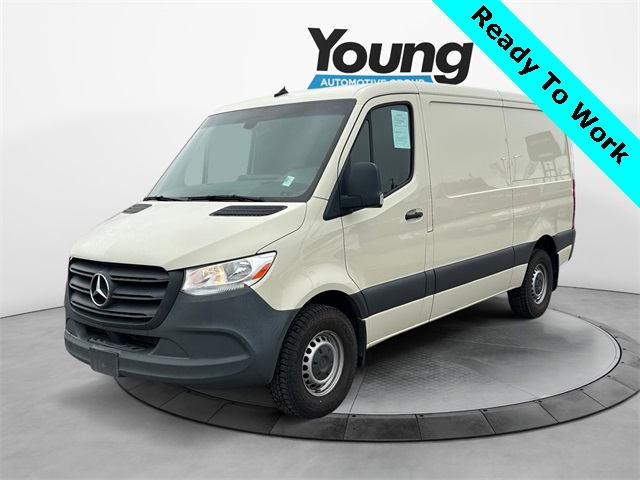 Mercedes-Benz Sprinter Cargo 2500 144 V6 RWD