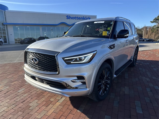 INFINITI QX80 Premium Select RWD