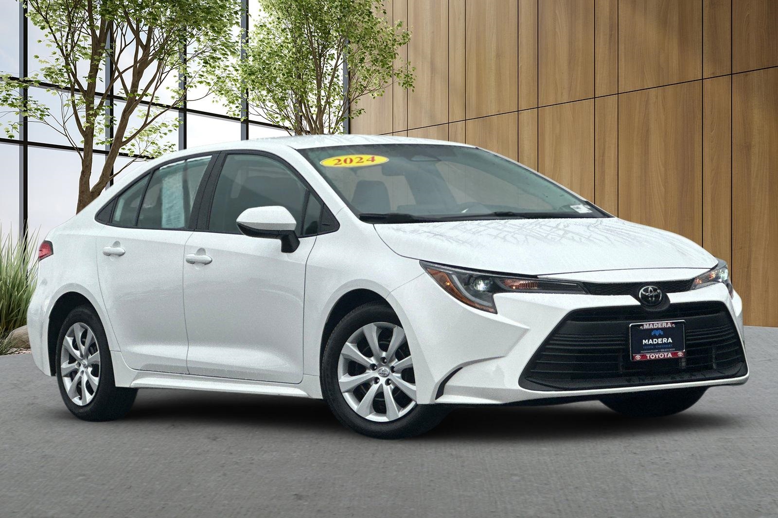 Toyota Corolla LE FWD