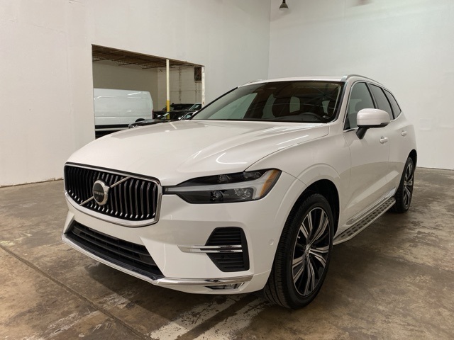 Volvo XC60 B5 Plus Bright Theme FWD