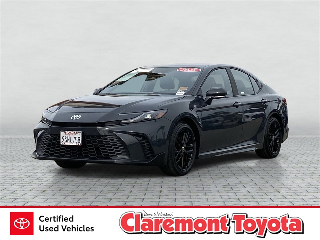 Toyota Camry SE FWD