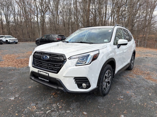 Subaru Forester Premium Crossover AWD