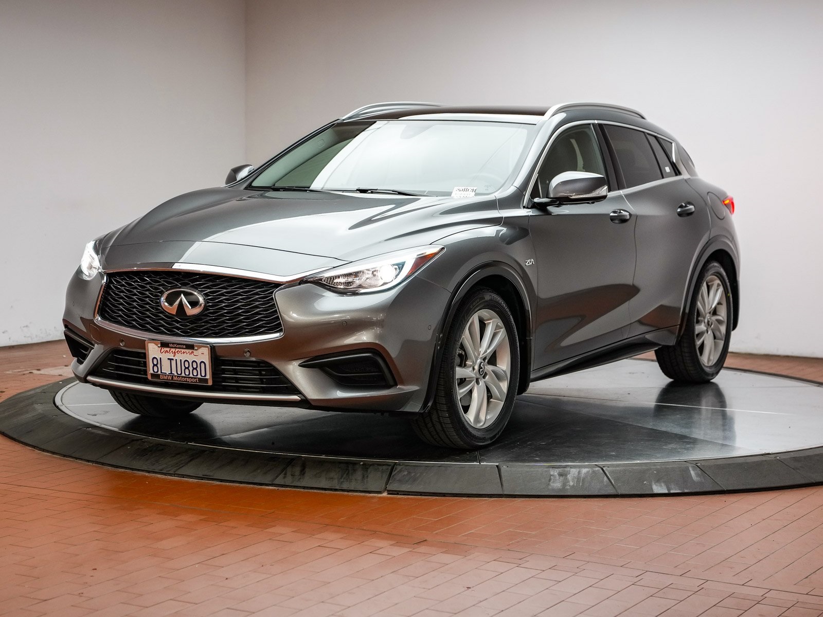 INFINITI QX30 Luxe FWD